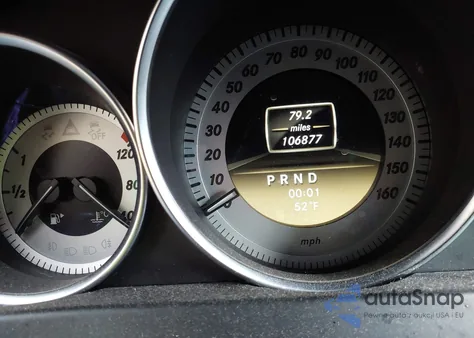 2012 Mercedes-Benz C 300 Sport 4Matic z USA, uszkodzony, nr VIN WDDGF8BB9CA605276